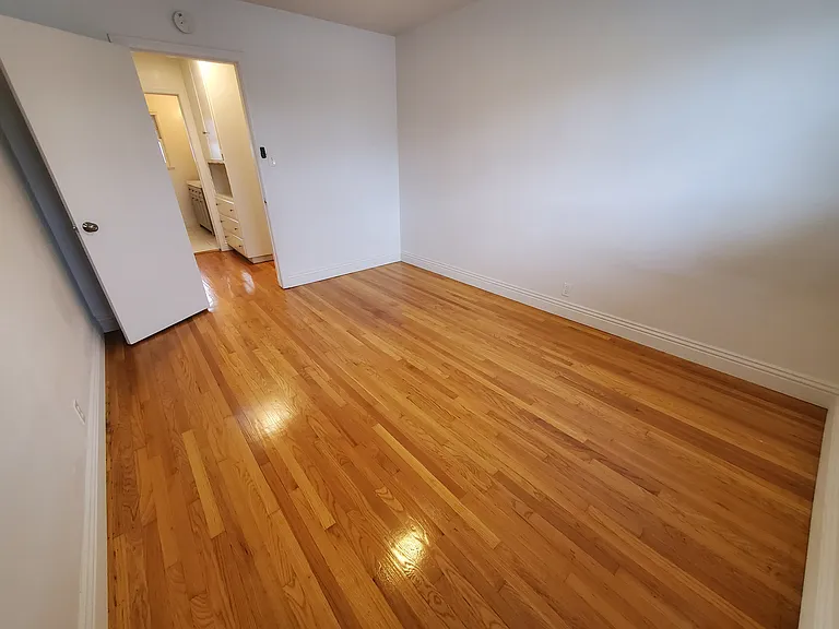 1755 E 2nd St #10 — Photo 7