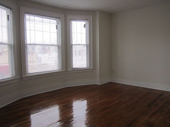 4th image of 448 Hawley Ave #1