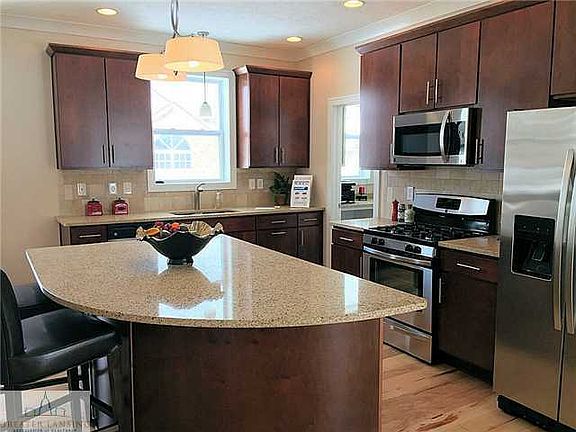 2nd image of 3034 E Hamlet Cir