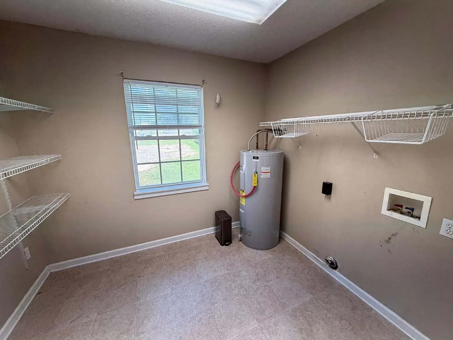 3 bed, 2.0 bath, $1,100 — Photo 3