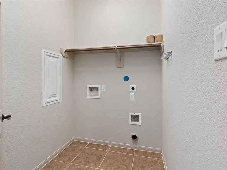 2886 Aurelia Ln — Photo 23