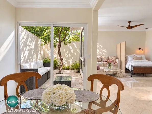(undisclosed Address), Los Angeles, CA 90049