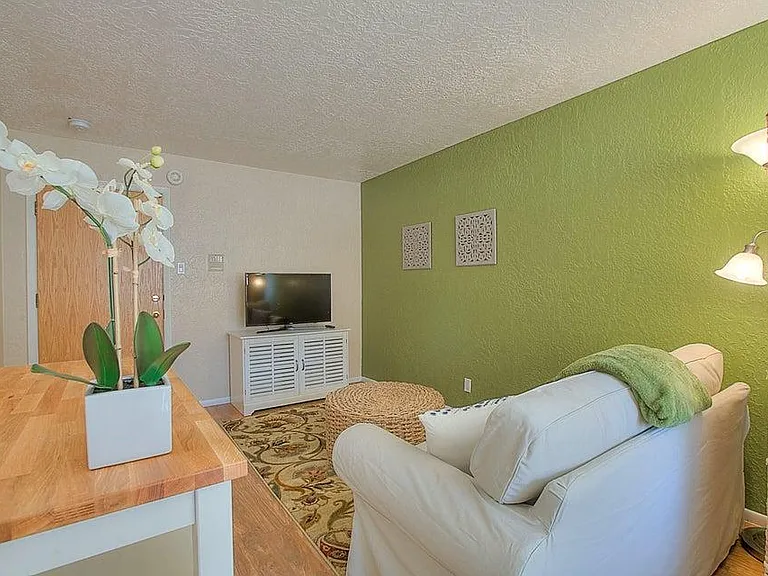 1409 Girard Blvd NE #U — Photo 13