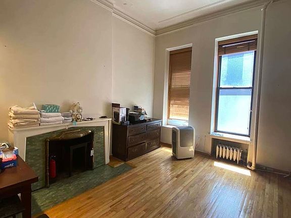3rd image of 132 W 74th St APT 2B