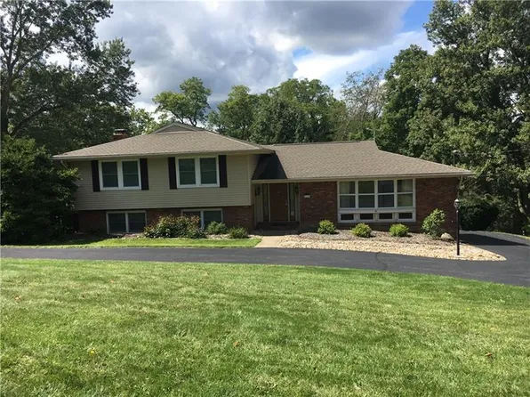 2144 Clairmont Dr, Pittsburgh, PA 15241