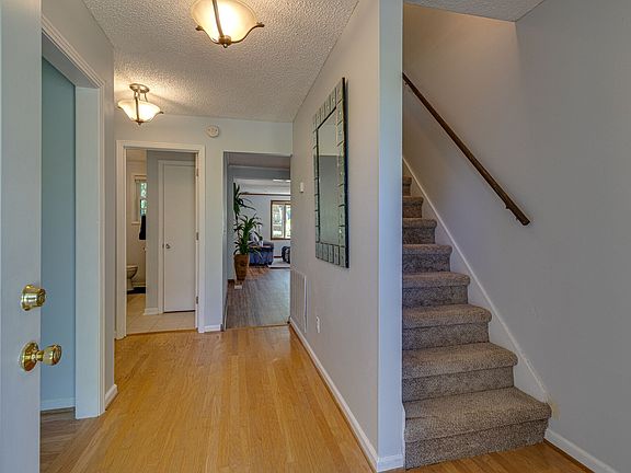 4th image of 1117 Woodvale Dr