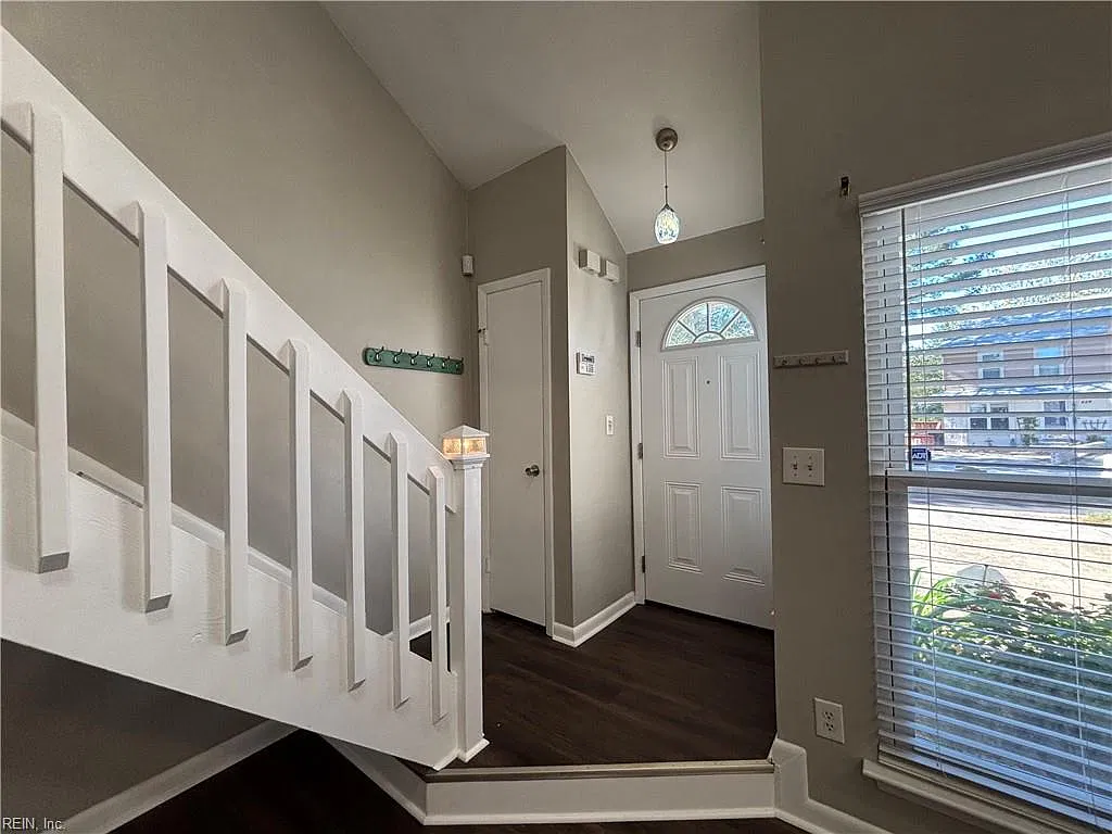 2 bed, 2.0 bath, 1024 sqft, $1,850 — Photo 3