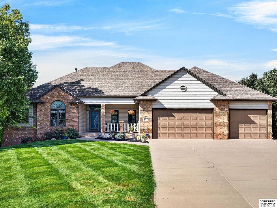 1st image of 11078 Lake Ridge Dr