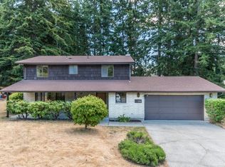1735 NE Sumner Dr, Oak Harbor, WA 98277