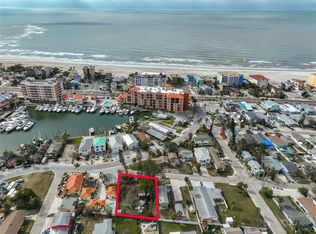 13225 2nd St E, Madeira Beach, FL 33708
