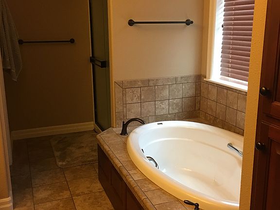 Master bath with soaker tub.