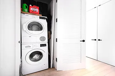 Rented by R New York