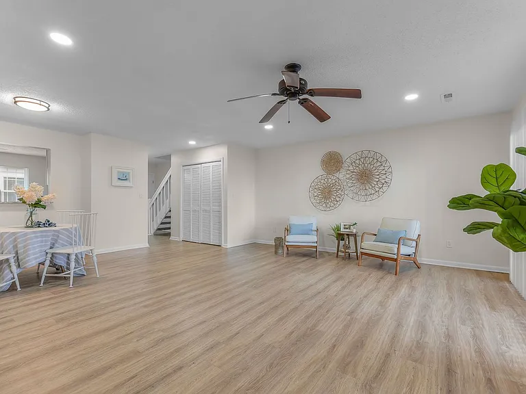 5036 Glenwood Way — Photo 14