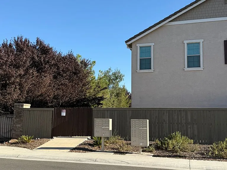 3223 Le Bourget Ln — Photo 3