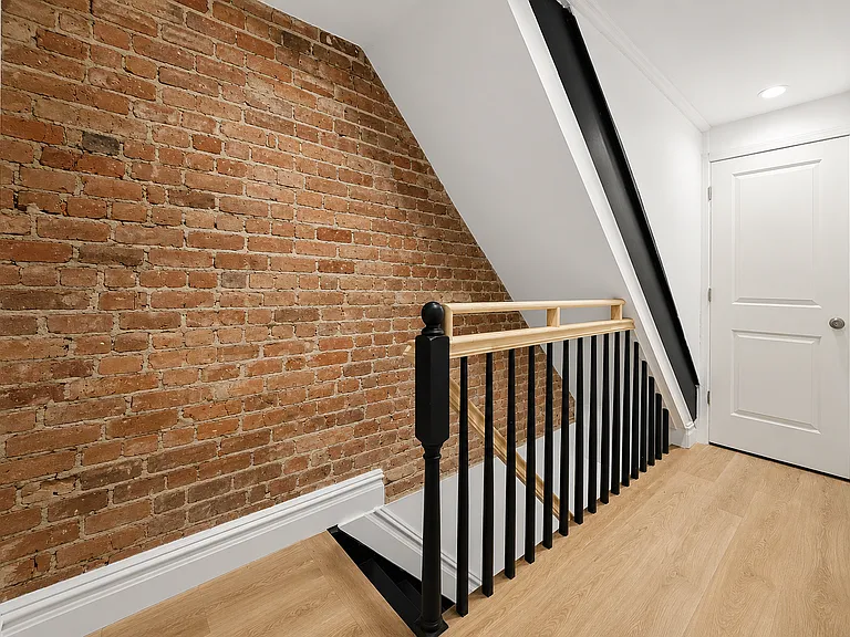 1014 Putnam Ave #1 — Photo 8