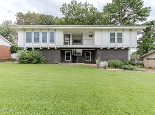 610 Russell Rd, Jackson, TN 38301