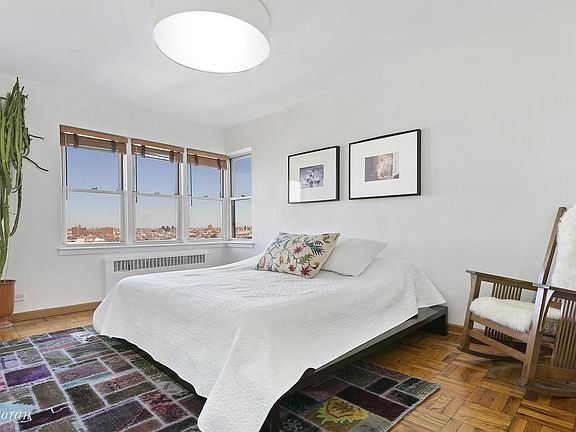 4th image of 34 Plaza St E APT 1207
