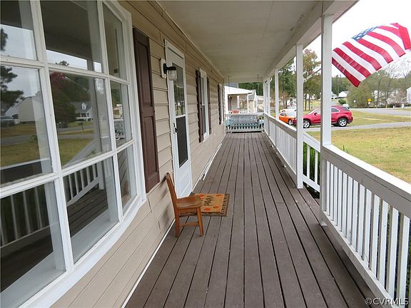 3rd image of 4608 Woodstream Dr