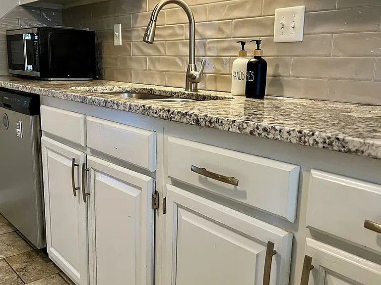 2020 Penrose Dr — Photo 6