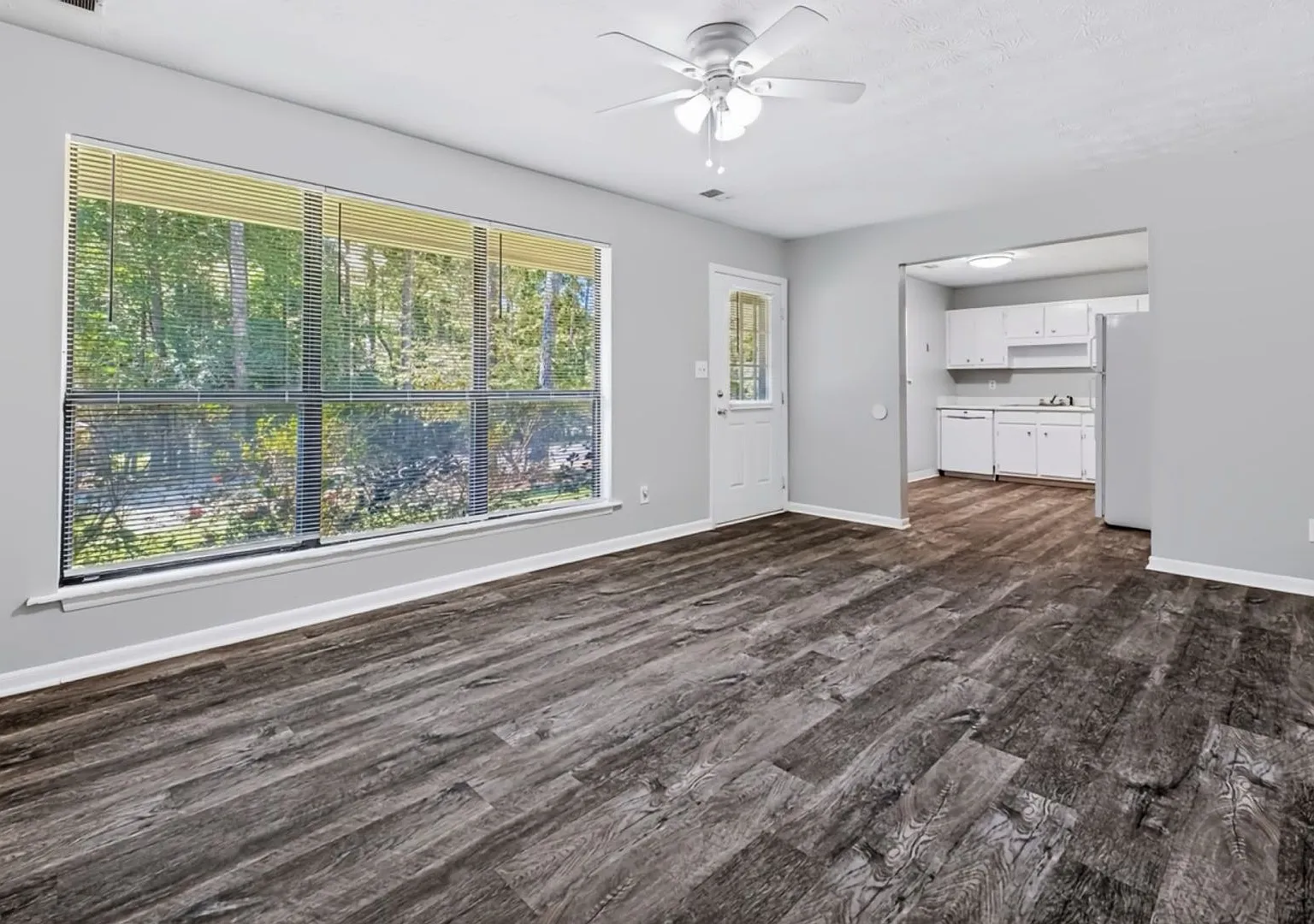 Move-In Ready Pet Friendly 2BR Duplex in Auburn, GA — Photo 3