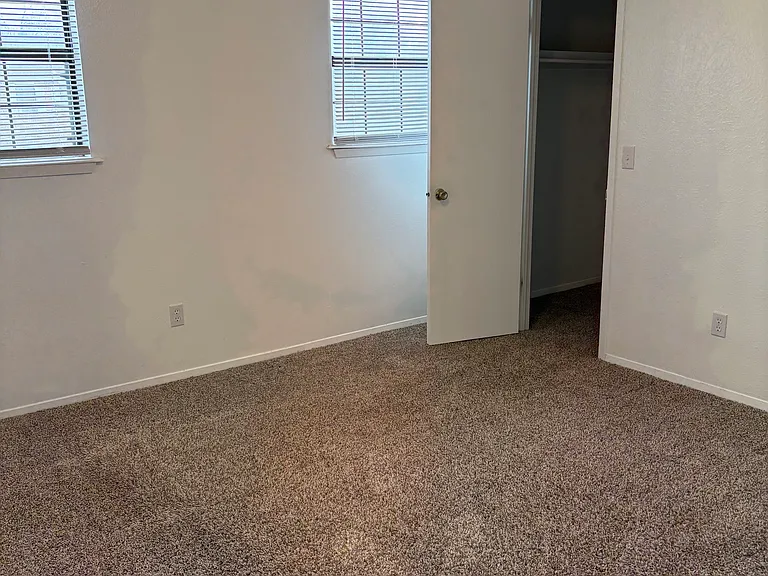 2393 Heatherfield Ln — Photo 9
