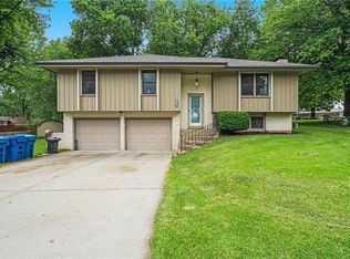 1110 Martin Cir, Kearney, MO 64060