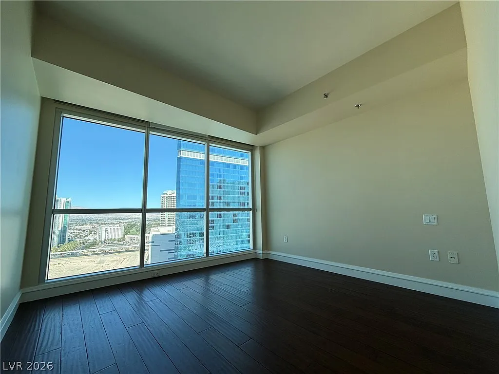 2 bed, 2.0 bath, 1100 sqft, $2,545 — Photo 2