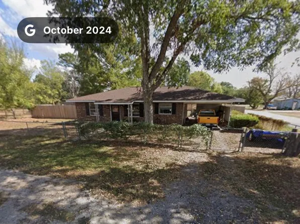 407 Hill St, Smithville, TX 78957
