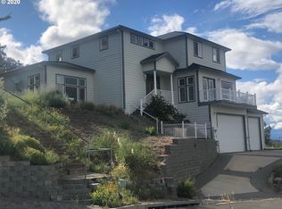 450 Elm St, Phoenix, OR 97535