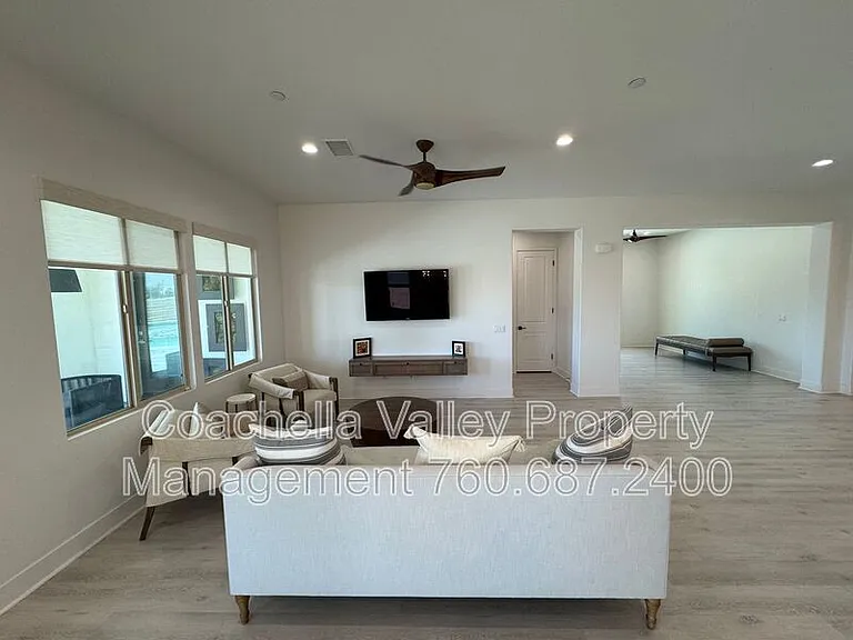 74635 Tesla Dr — Photo 25