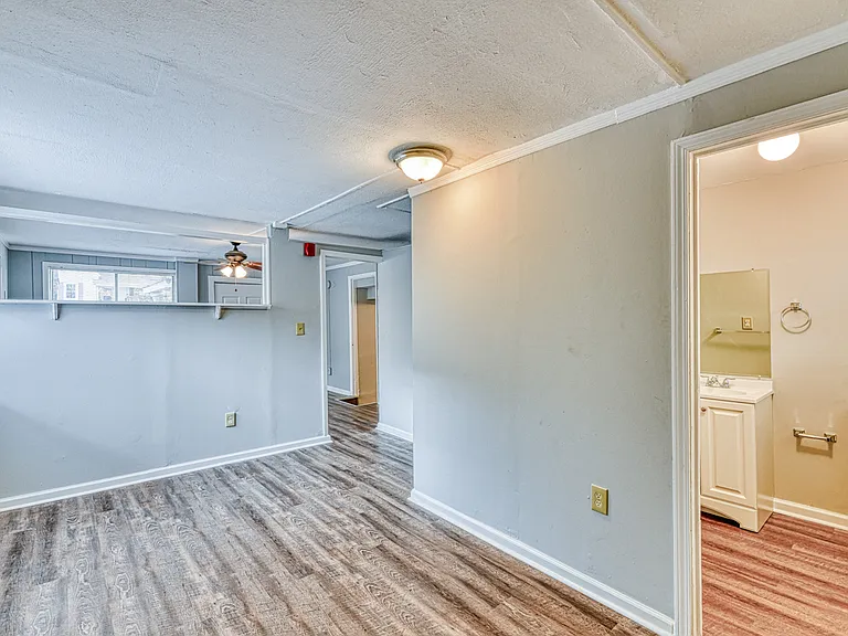 706 Chickamauga Ave — Photo 15