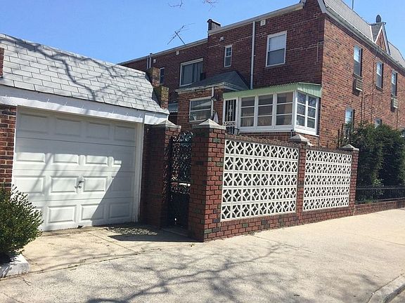 2nd image of 2801 Voorhies Ave