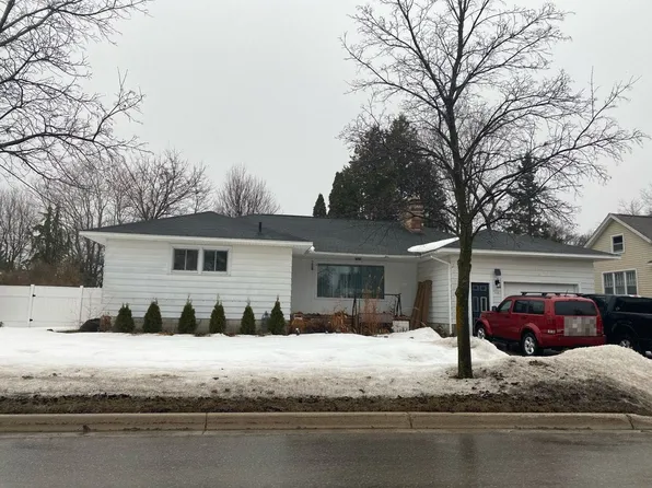 711 S 1st Ave, Alpena, MI 49707