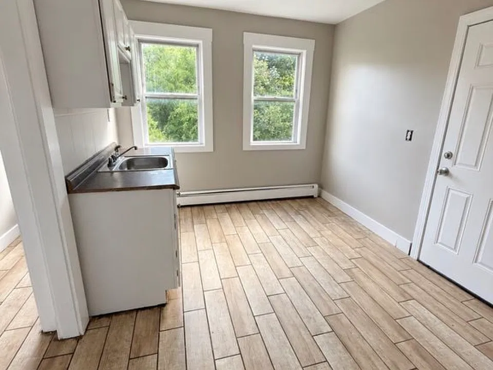 145 Plaza Ave #3