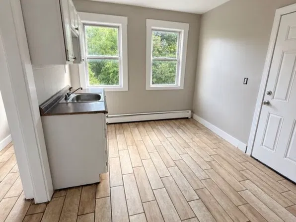145 Plaza Ave #3, Waterbury, CT 06710