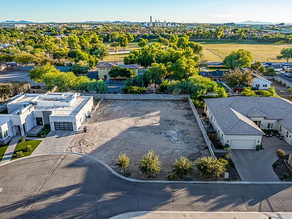 2nd image of 2851 W monterey Place #2