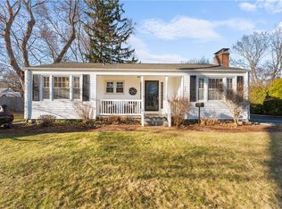 633 County Rd, Barrington, RI 02806