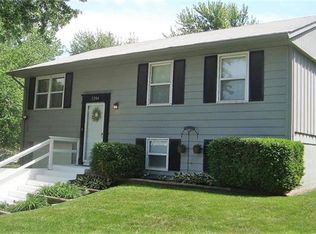 5204 Red Barn Ln, Saint Joseph, MO 64503