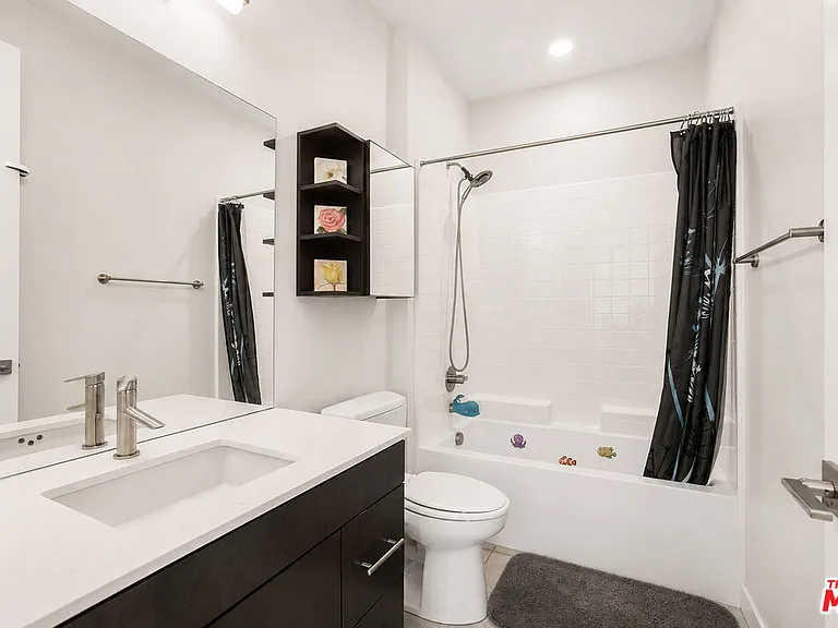 2700 E Chaucer St #30 — Photo 14