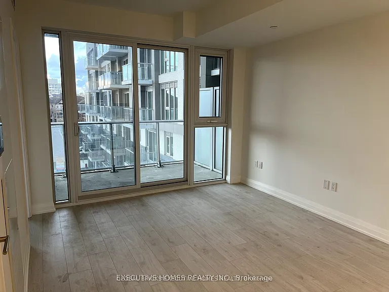 412 Silver Maple Rd #427 — Photo 6
