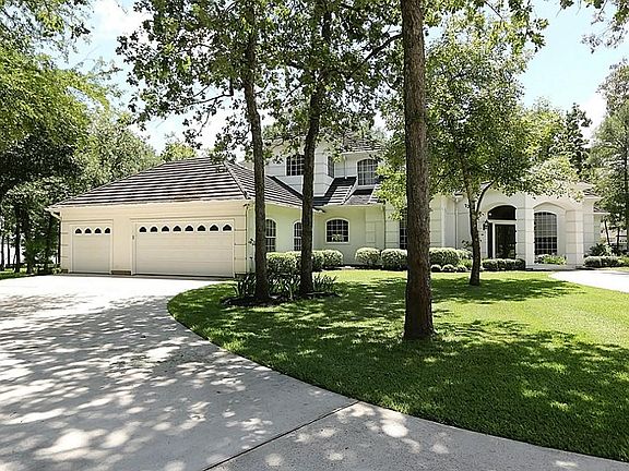 2nd image of 19927 Country Lake Dr