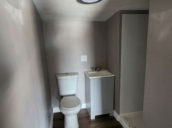 22 E Richards St, 22 E Richards St APT 2, Summit Hill, PA 18250