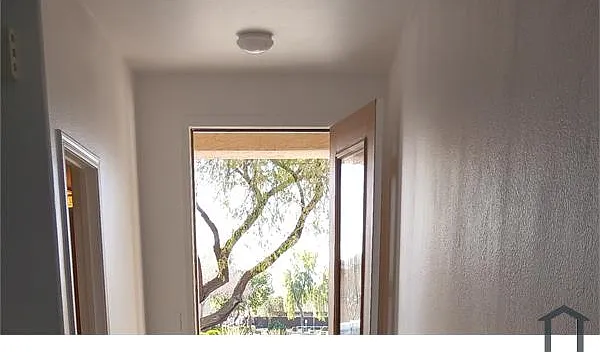 3 bed, 1615 sqft, $2,400 — Photo 2
