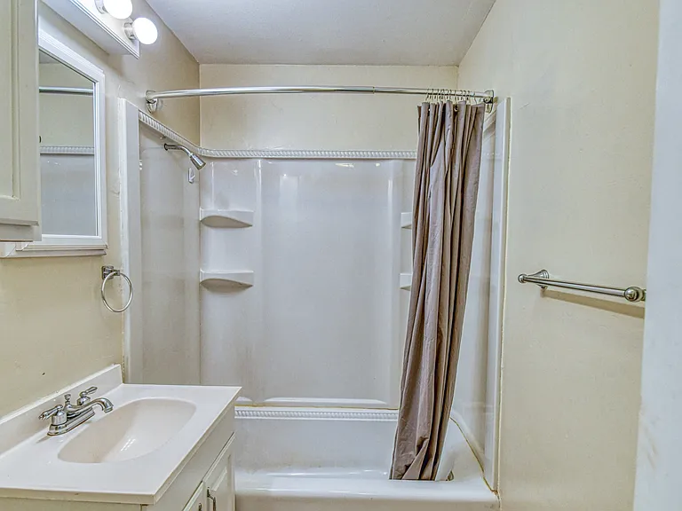 103 W Duffy St — Photo 10