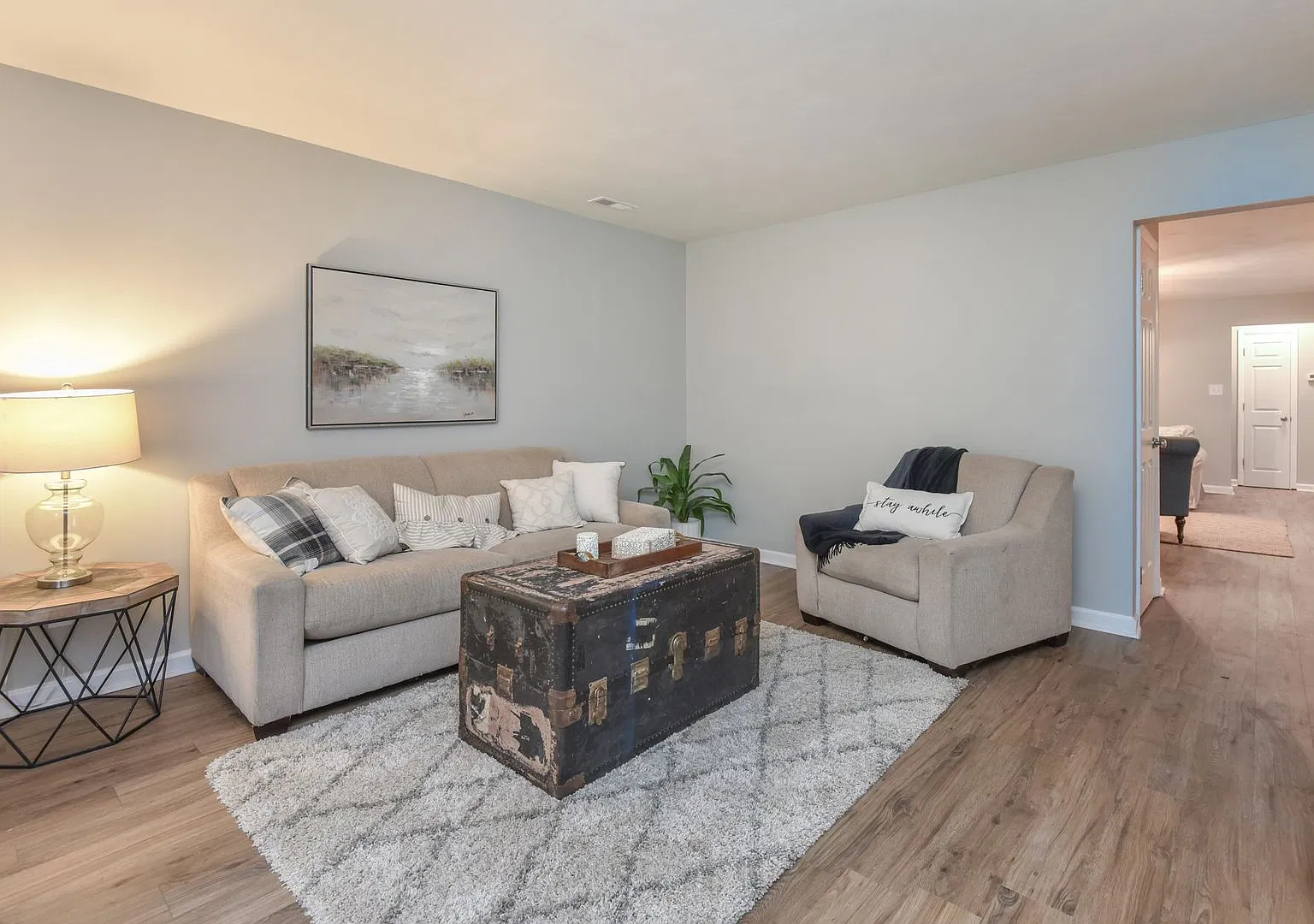 Completely Updated & Ready NOW!! 1-Car Attached Garage, Pet Friendly, Fenced Yard! Community Park — Photo 4