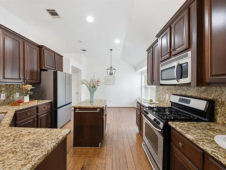 4303 Wellington Grove Ln — Photo 8