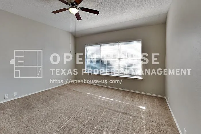 6916 Chateau Dr — Photo 9