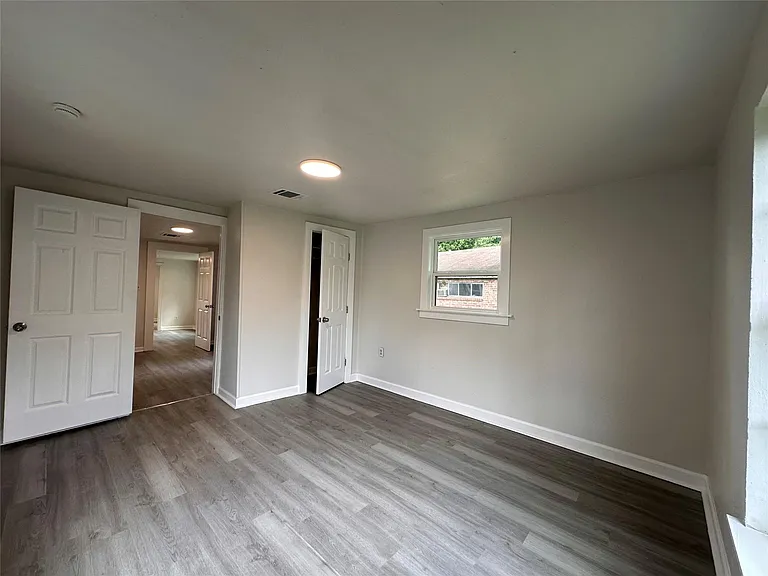 2516 Ivy St — Photo 6