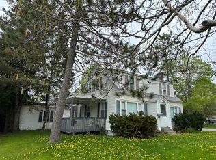 74 Pleasant St, Houlton, ME 04730