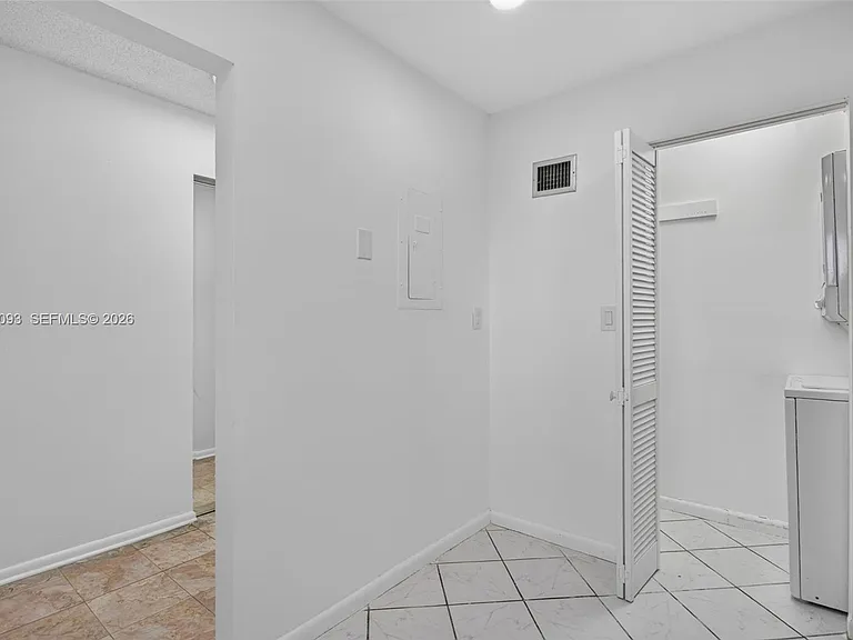 6080 NW 44th St #410 — Photo 9